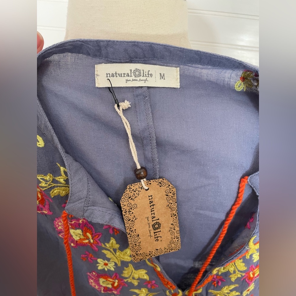 Natural Life Boho Blue Embroidered Shift Dress NWT Size Medium 100% Cotton - Picture 6 of 8